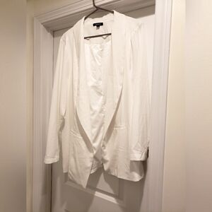 TORRID White/Cream Crepe Longline Blazer Size 3